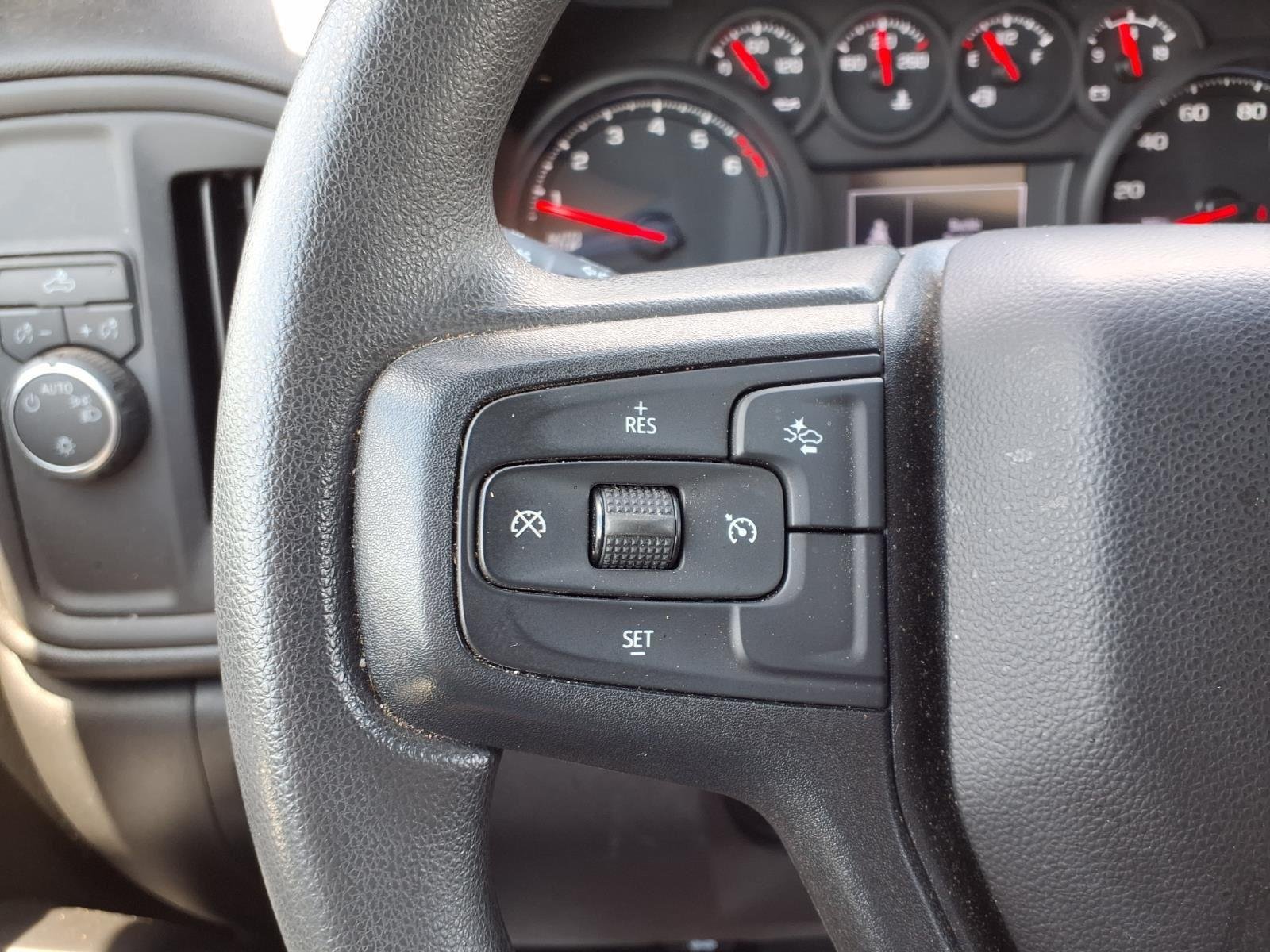 Used 2025  CHEVROLET CUSTOM image 25