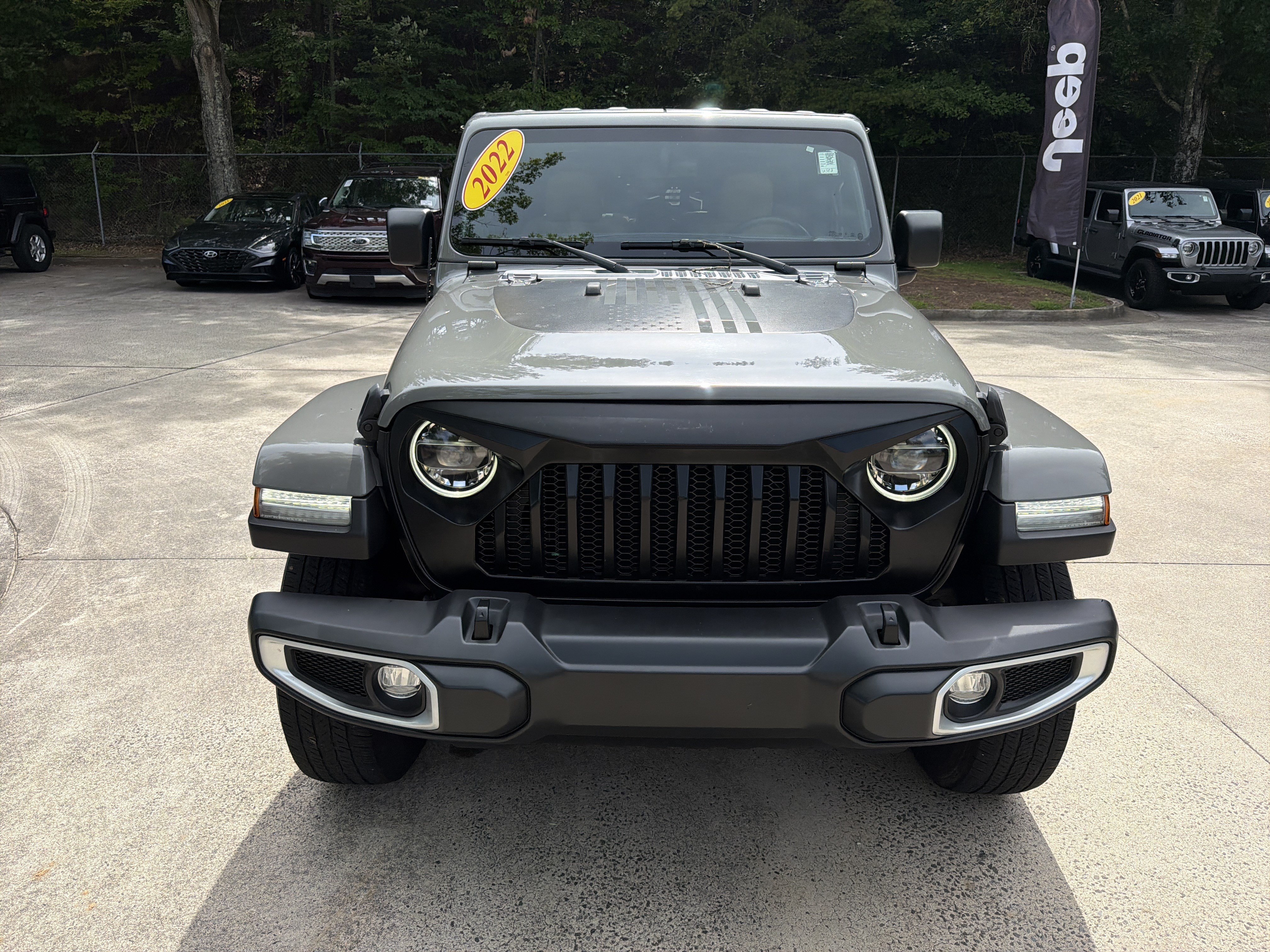 Used 2022 Sting-Gray Clearcoat Jeep Overland image 2