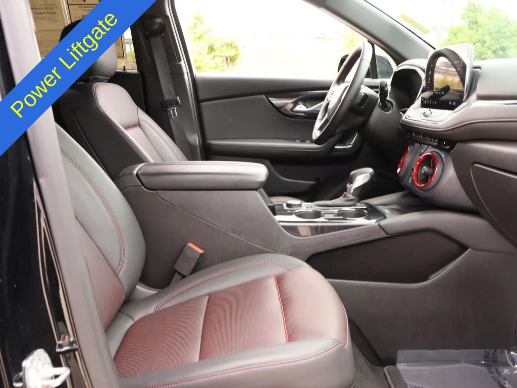 Used 2025 Black Chevrolet RS image 9