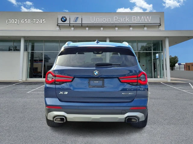 Used 2022 Phytonic Blue Metallic BMW xDrive30i image 5