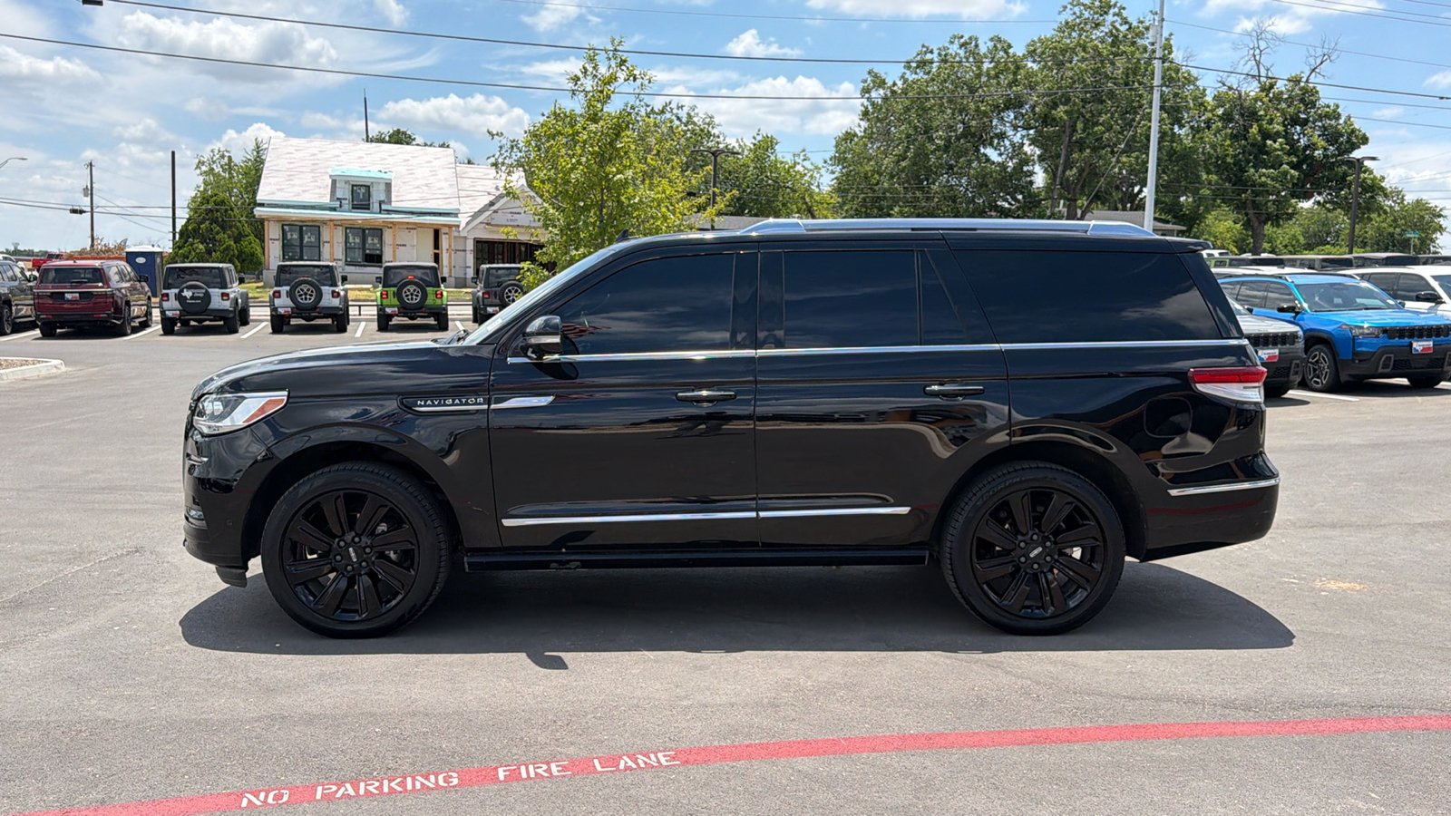 Used 2022 Black Metallic Lincoln Reserve image 8