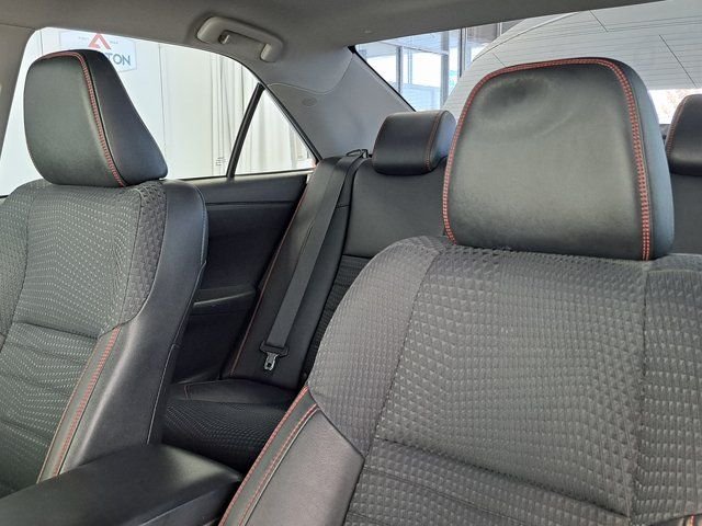 Used 2015 Silver Toyota SE image 22