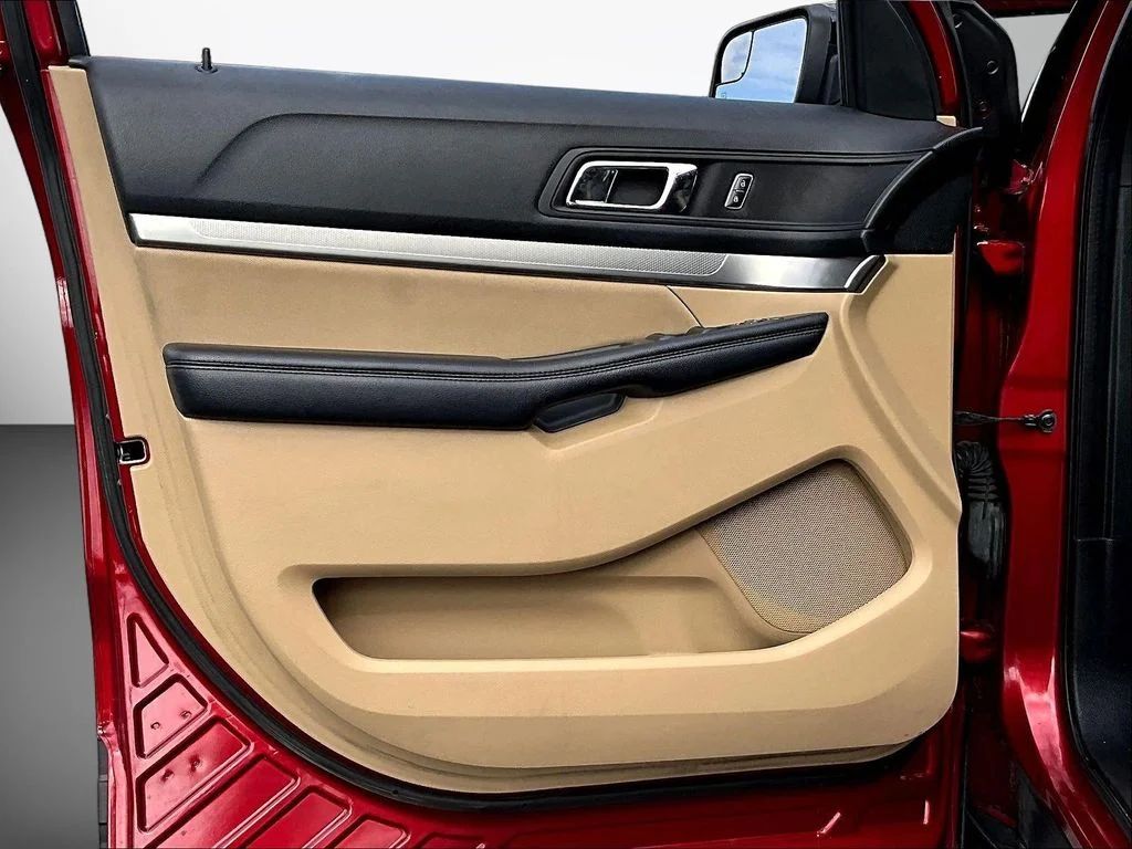 Used 2016 Red Ford Base image 20