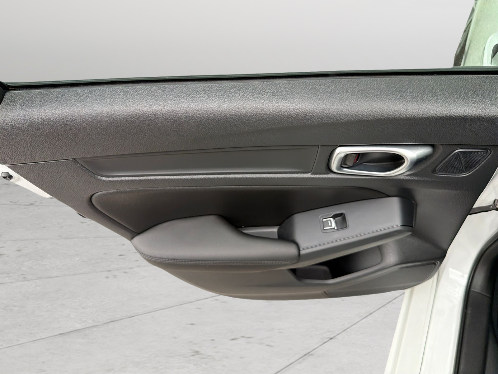 Used 2024 Platinum White Pearl Acura Base image 31
