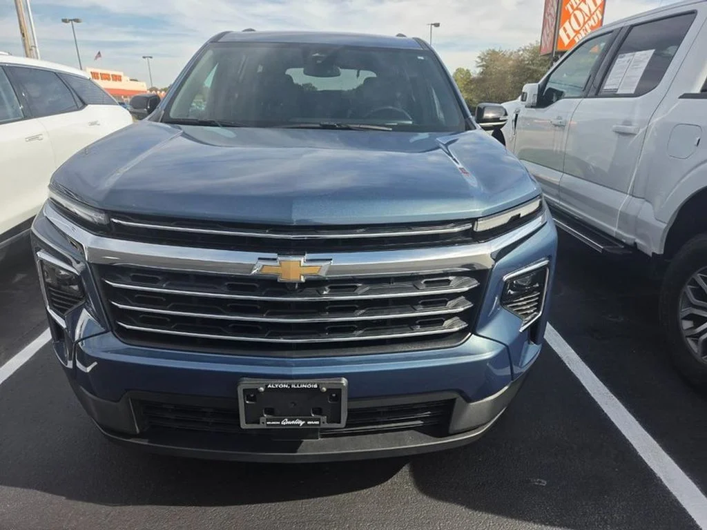 Used 2026 Lakeshore Blue Metallic Chevrolet AWD LT image 3