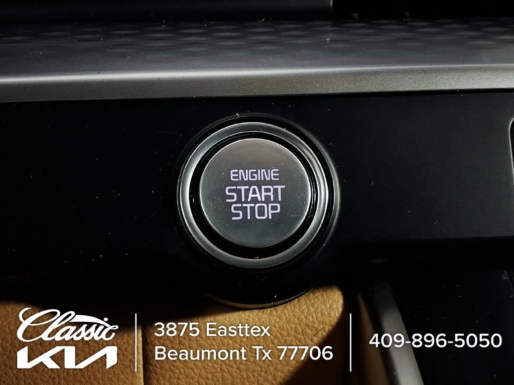 Used 2023 Red Kia LX Seat Package image 17