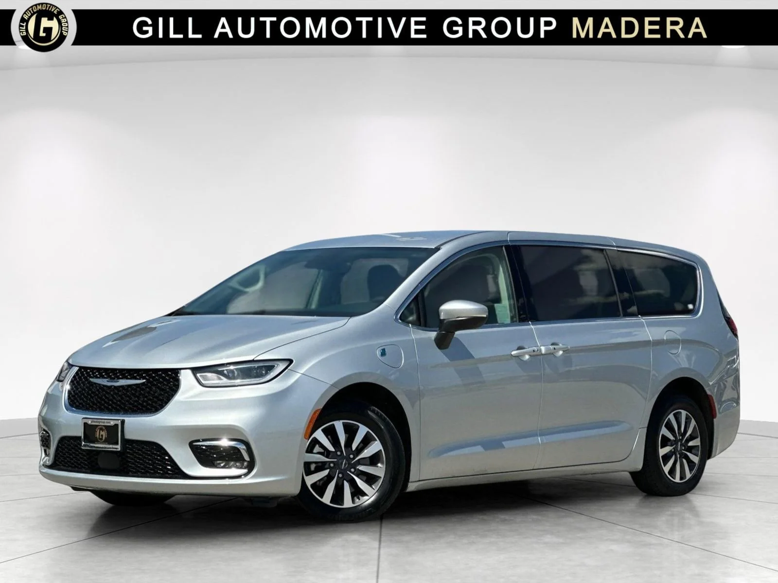 2023 Chrysler Pacifica Hybrid Touring L Hybrid's photo