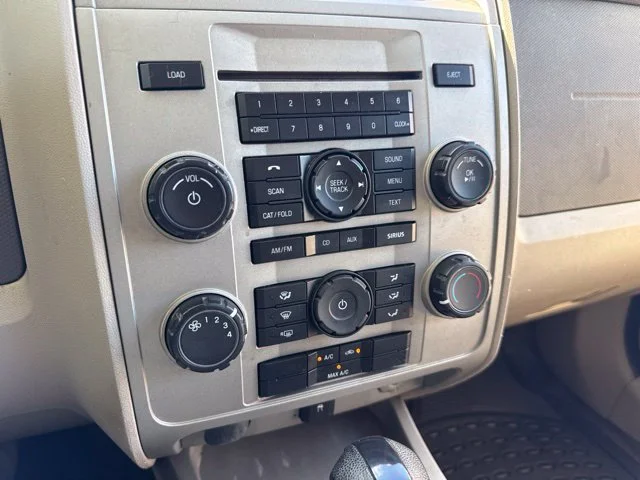 Used 2010 Beige Ford XLT image 19