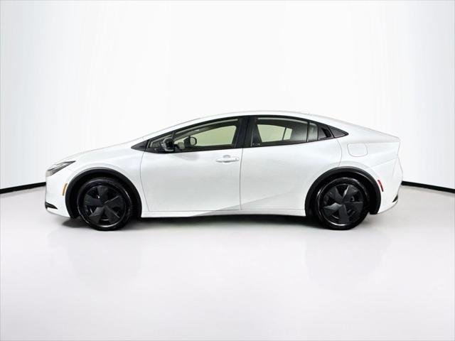 Certified Used 2025 WIND CHILL PEARL Toyota  image 13
