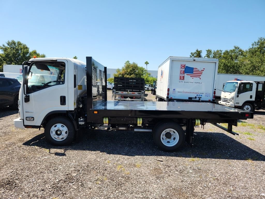 New 2024 Arc White Chevrolet MEDIUM ASH GRAY image 5