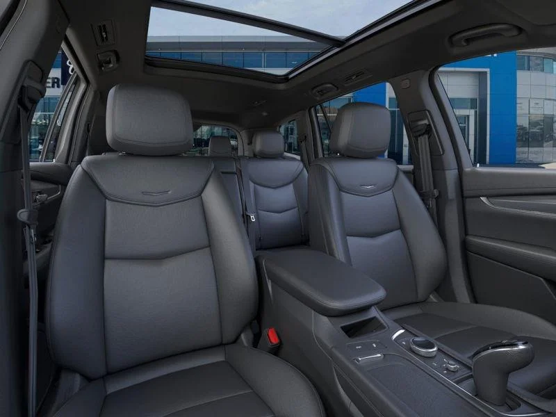 Used 2025  Cadillac Luxury image 16