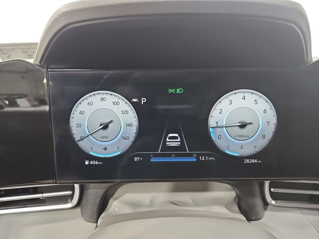 Used 2023 Silver Hyundai SEL image 17