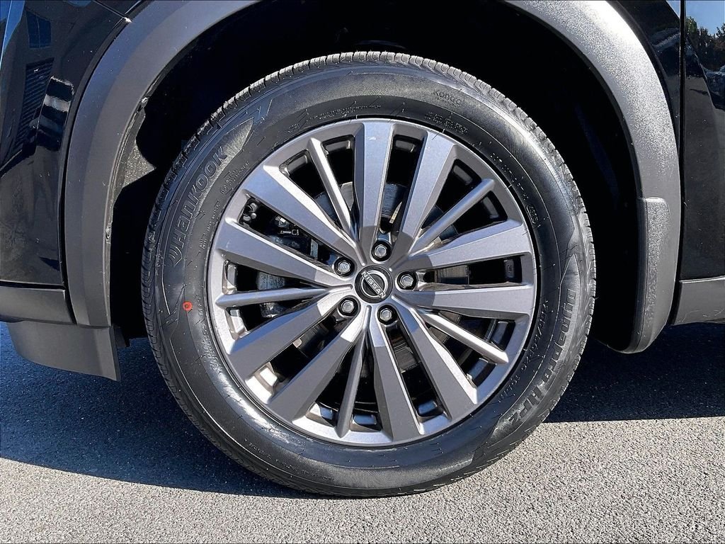 Used 2023 Super Black Nissan SL image 7