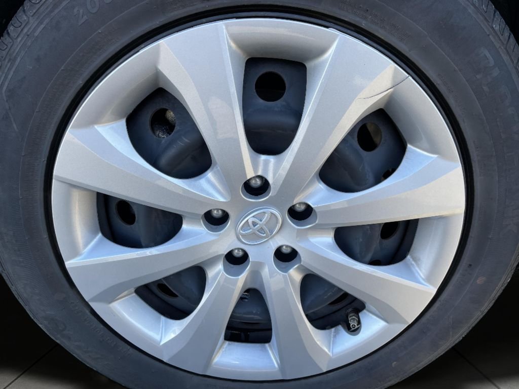 2022 Toyota Corolla LE - Photo 29