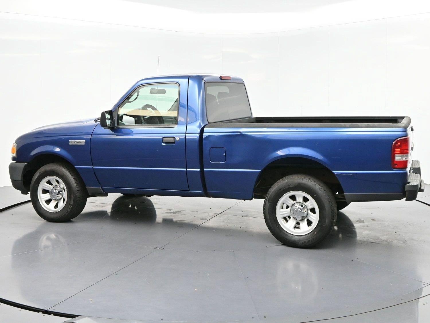 Used 2008  Ford XL image 4