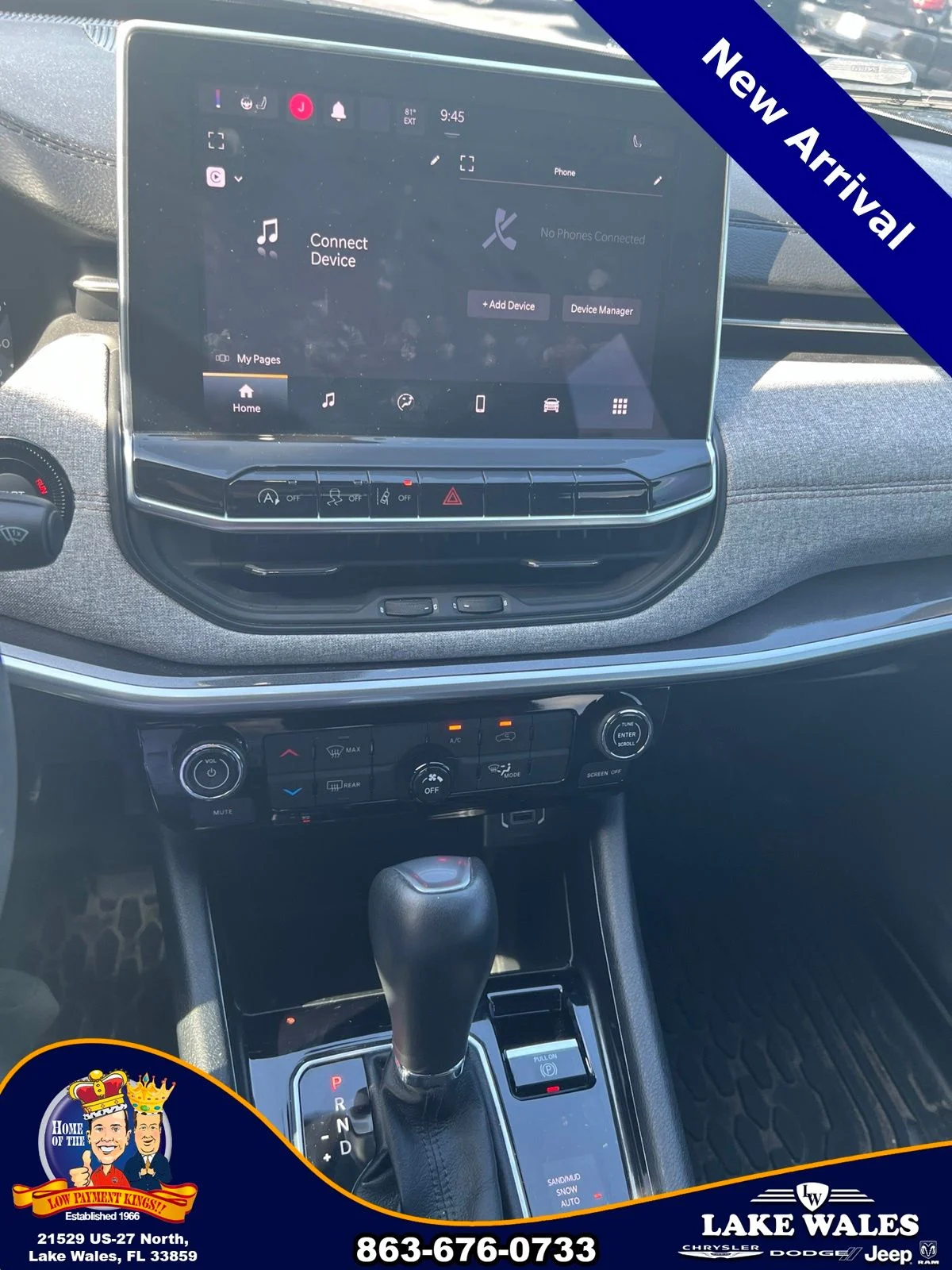 Used 2023 White Jeep Latitude Lux image 16