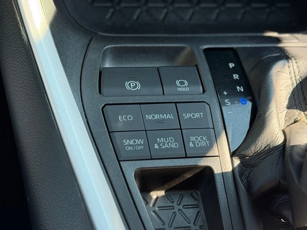 Used 2021 Red Toyota LE image 17