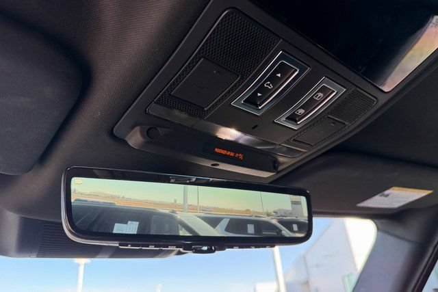 Used 2024  Land Rover X image 22