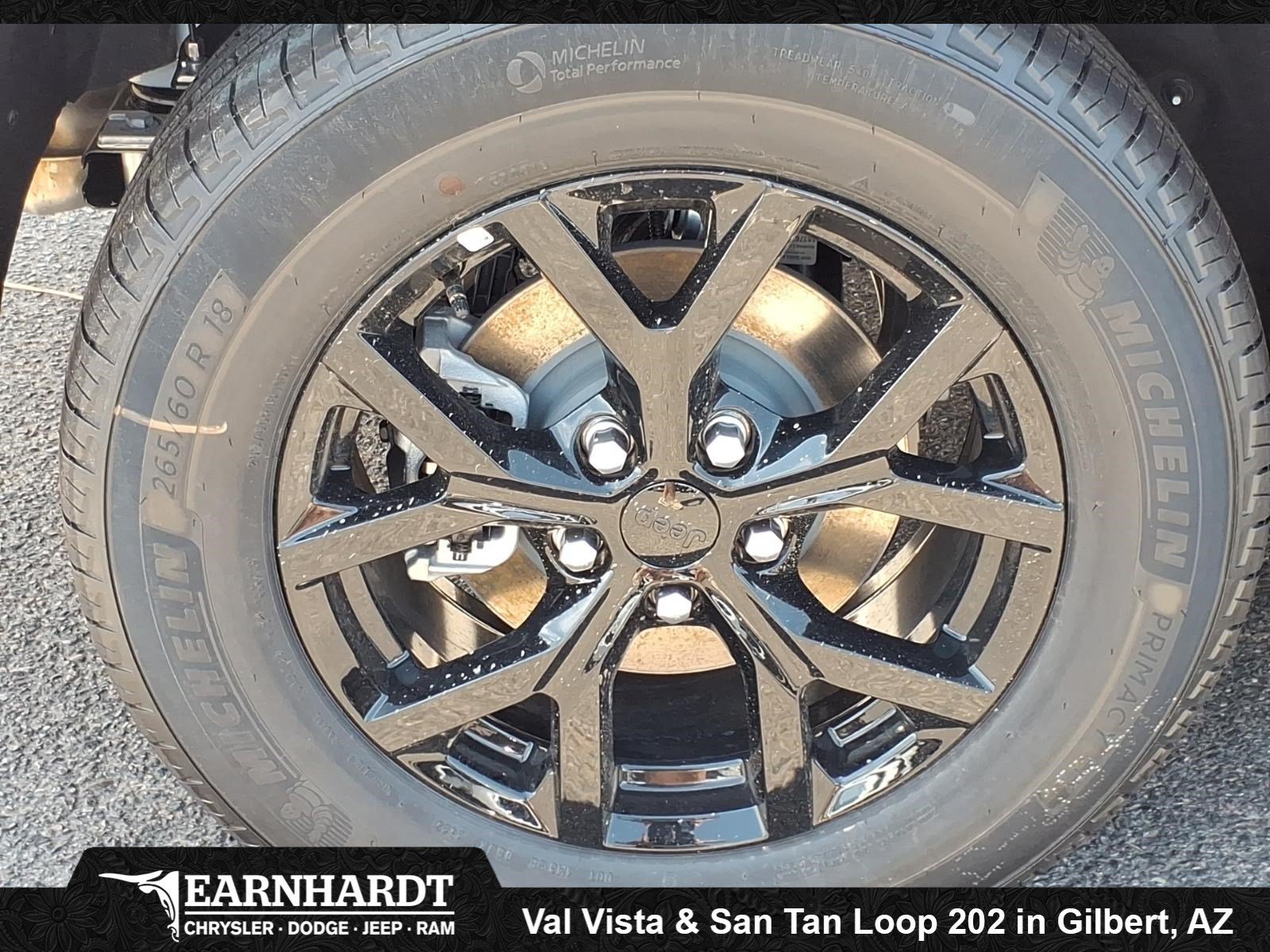 New 2026 Bright White Clear-Coat Exterior Paint Jeep Laredo Altitude image 5