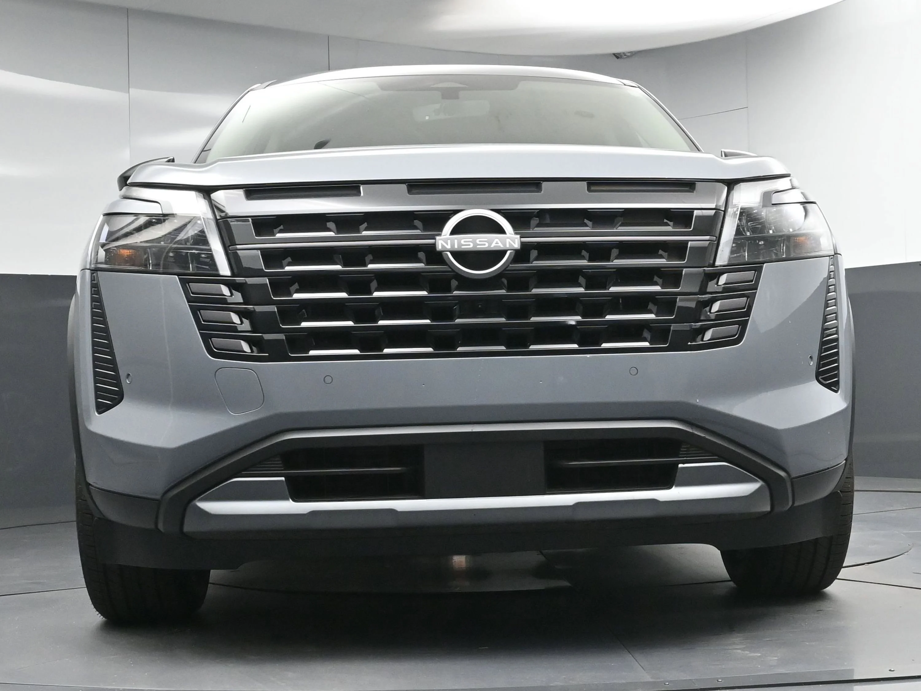 New 2026 Boulder Gray Pearl Nissan Platinum image 26
