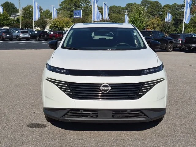 Used 2025 White Nissan SL image 8