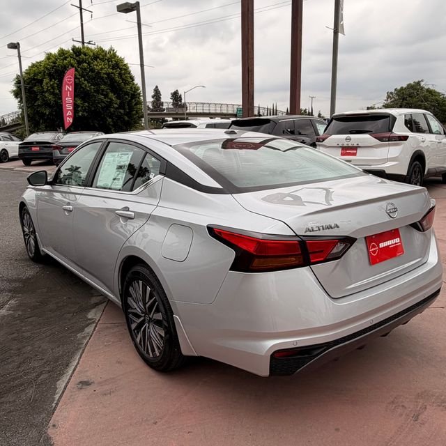New 2026 Brilliant Silver Metallic Nissan SV image 9