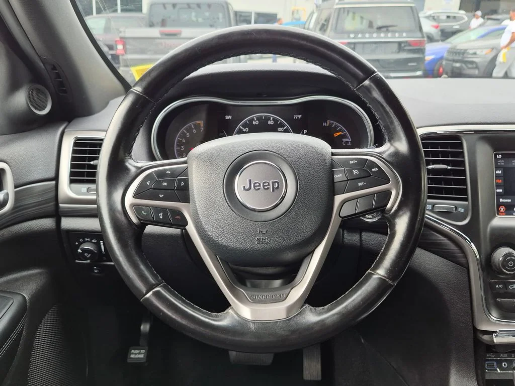 Used 2020 White Jeep Laredo E image 13