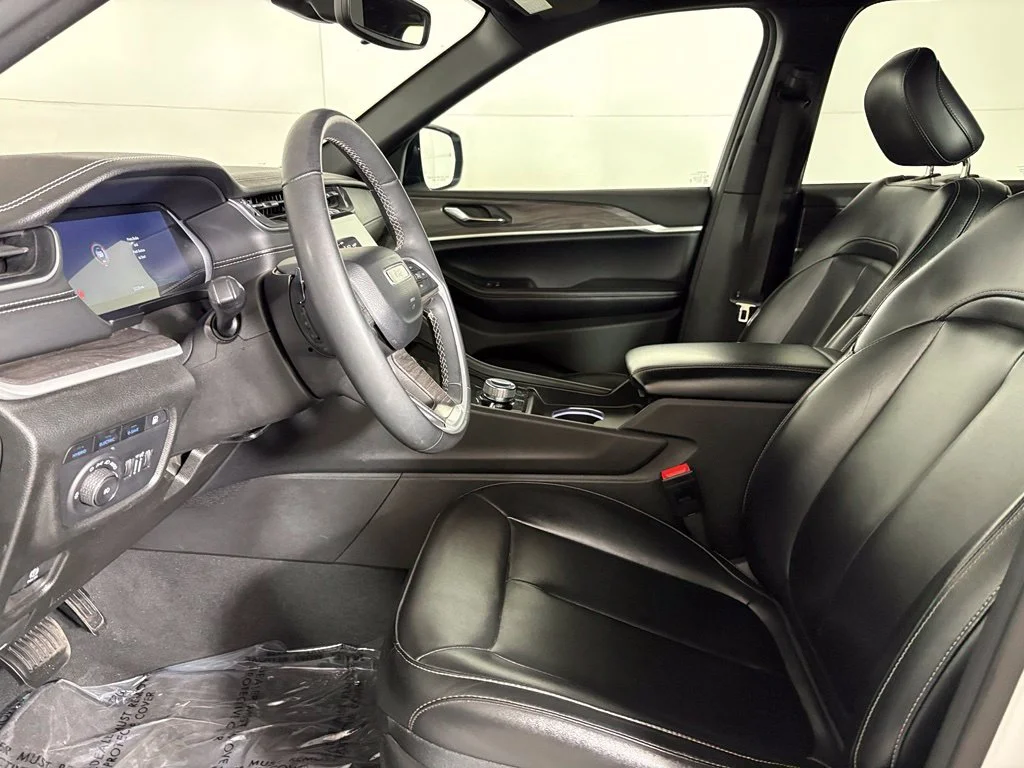 Used 2024 White Jeep 4xe image 21
