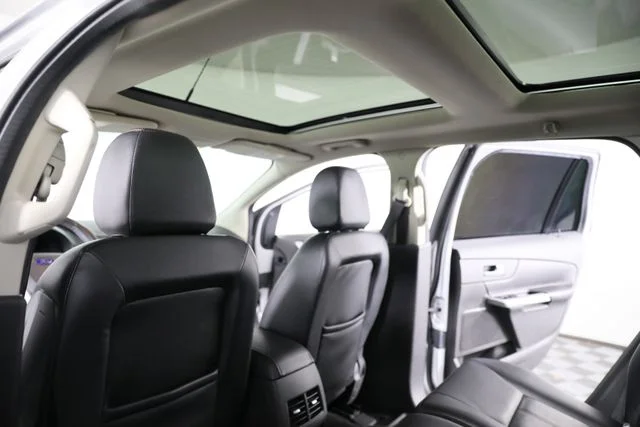 Used 2014 Silver Ford SEL image 22