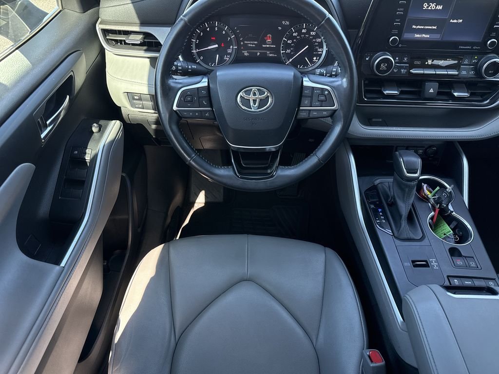 2021 Toyota Highlander XLE - Photo 14