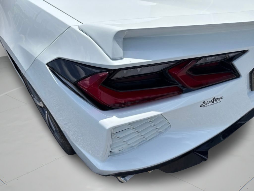 Used 2022 Arctic White Chevrolet 2LT image 29