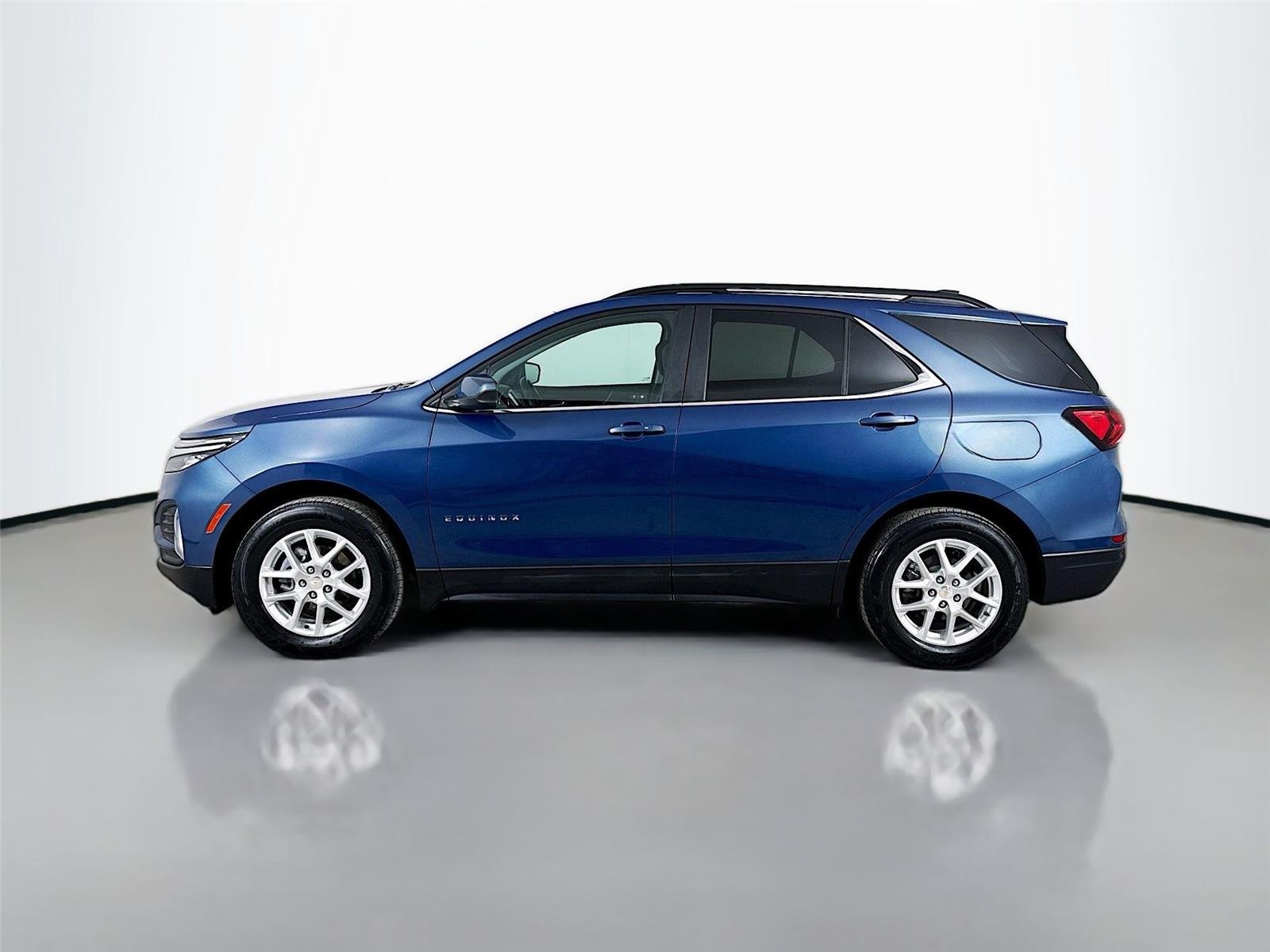 Used 2024 Lakeshore Blue Metallic Chevrolet LT image 6