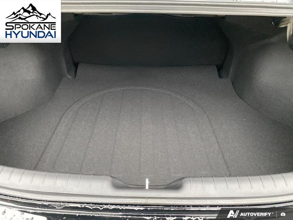 New 2026 Abyss Black Hyundai SE image 16