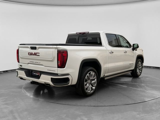 Used 2022 WHITE FROST TRICOAT GMC Denali image 3