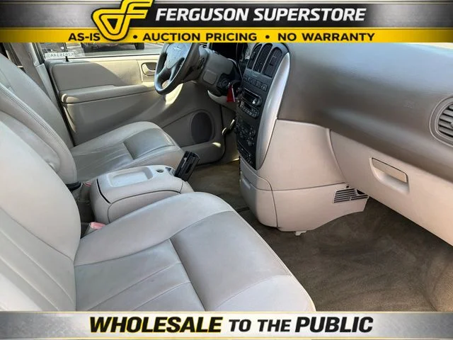Used 2006 Gold Chrysler Touring image 24
