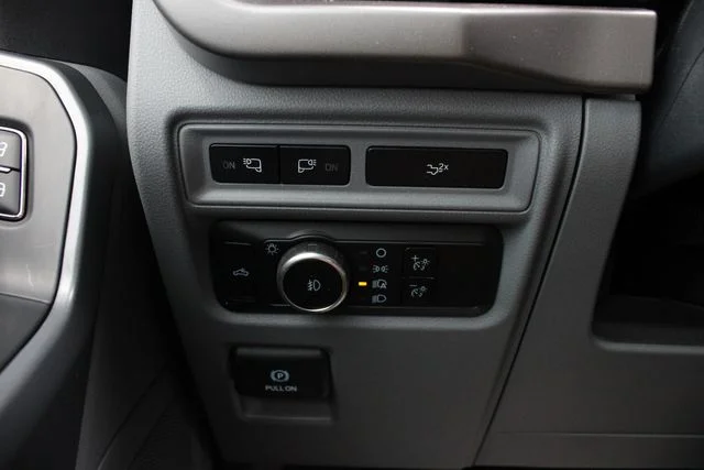 Used 2024 White Ford XLT image 9