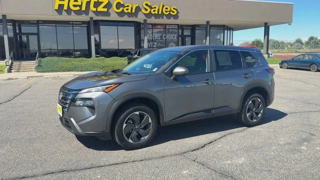 Used 2025 Gray Nissan SV image 4