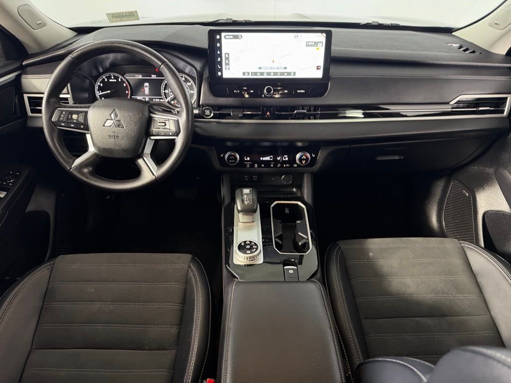 Certified Used 2025 Gray Mitsubishi SE image 13