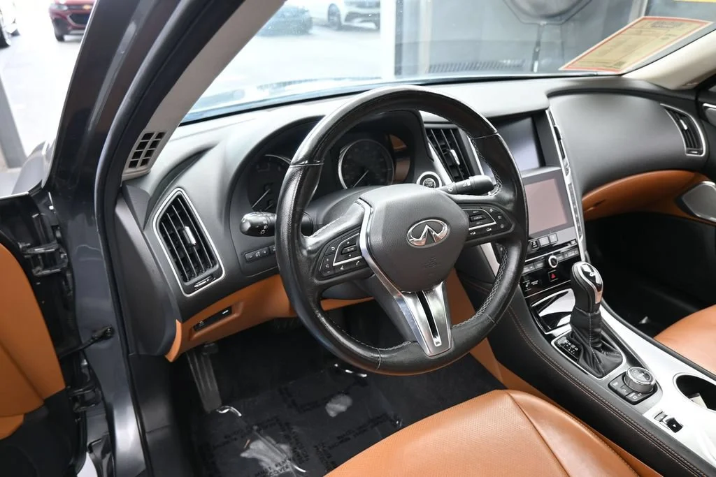 Used 2024 Graphite Shadow INFINITI LUXE image 12