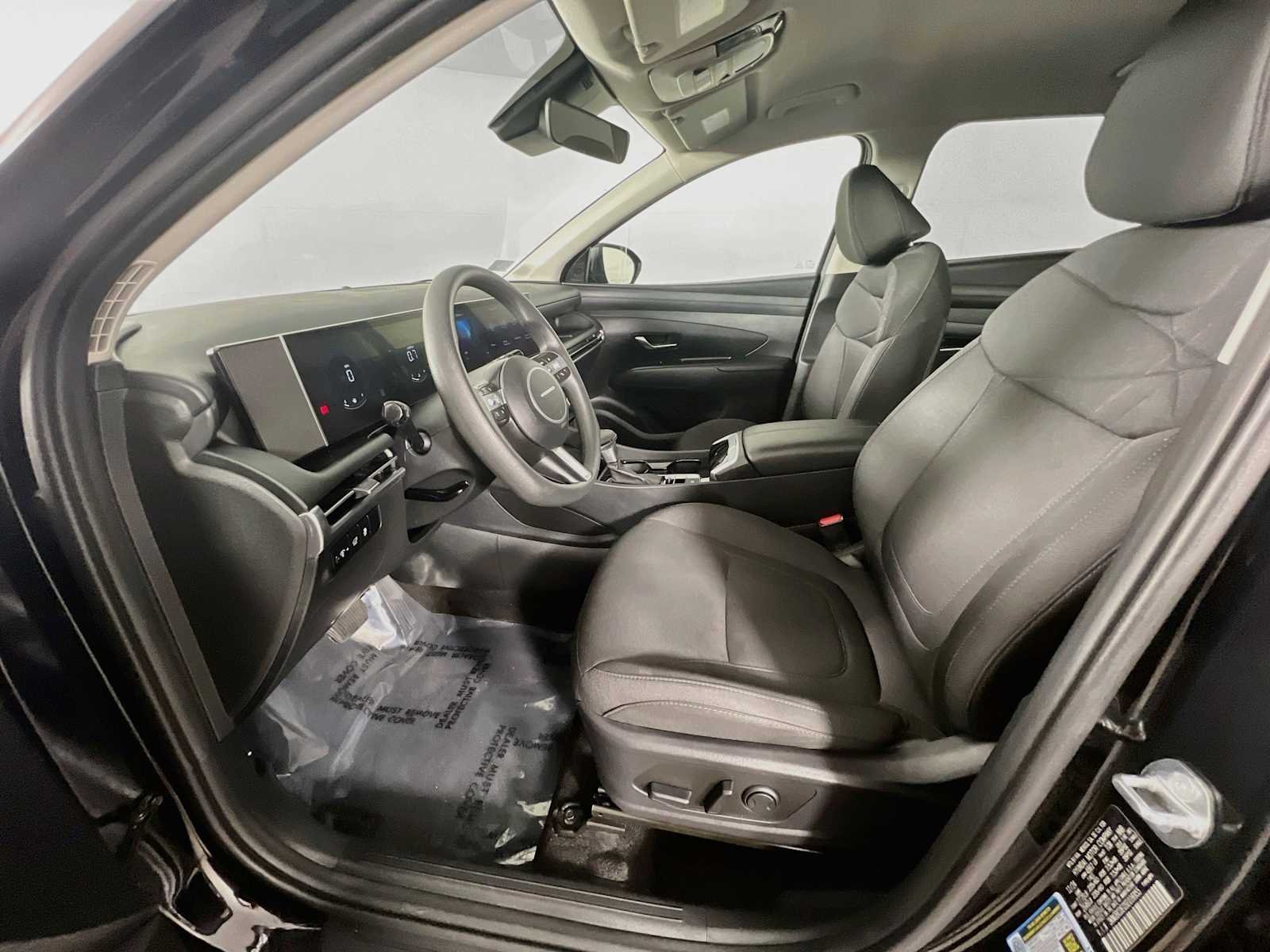 Certified Used 2025 Phantom Black Hyundai SEL image 22