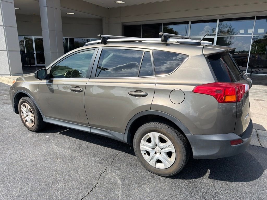 Used 2013 Brown Toyota LE image 3
