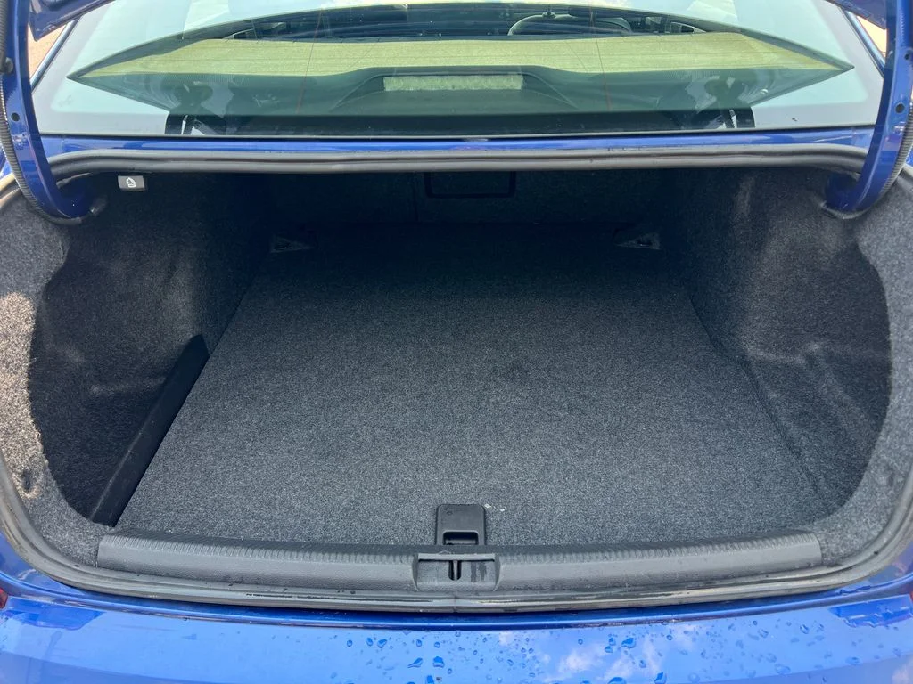 Used 2017 Blue Volkswagen SEL Premium image 38