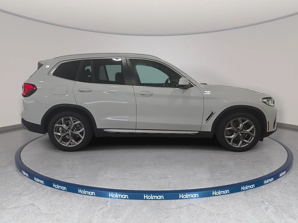 Used 2022 Alpine White BMW sDrive30i image 5