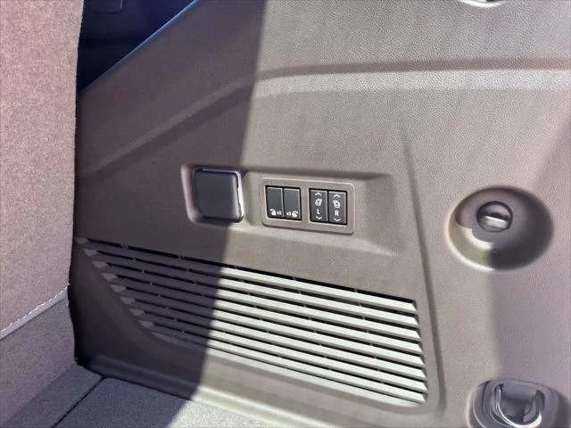 New 2026 Sterling Metallic GMC Elevation image 30