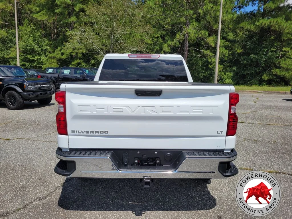Used 2023 White Chevrolet LT image 4