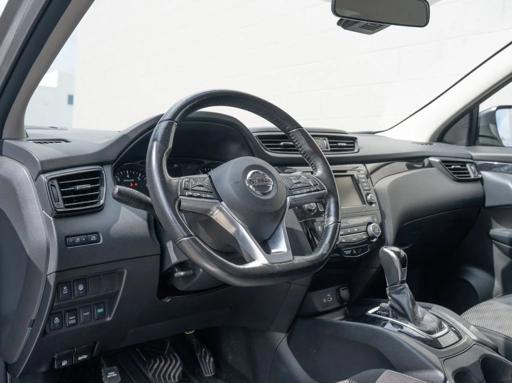 Used 2020 Silver Nissan SV image 4