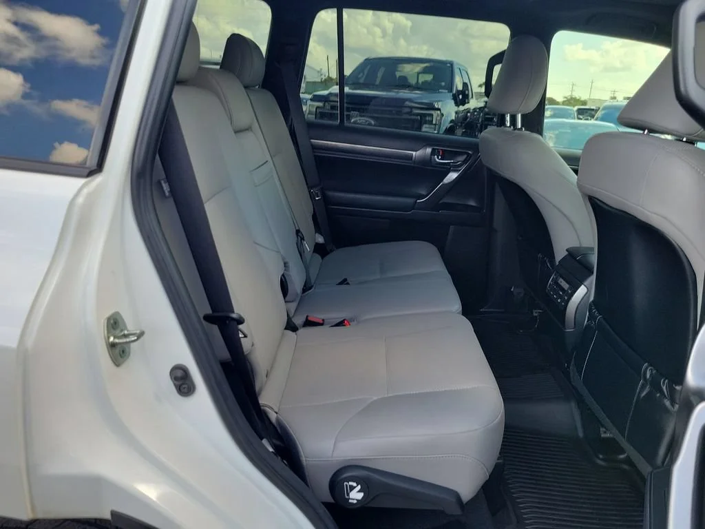 2023 Lexus GX Base - Photo 28