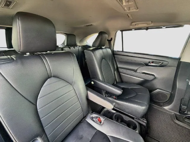 Certified Used 2023  Toyota XLE image 31