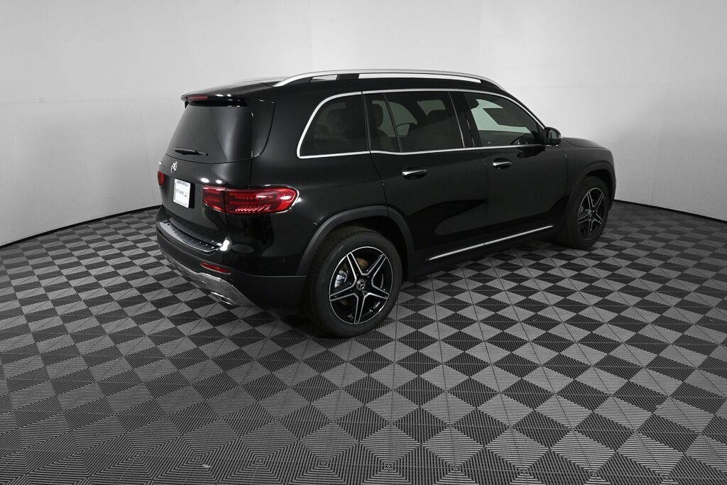 Used 2026 Night Black Mercedes-Benz GLB 250 image 27