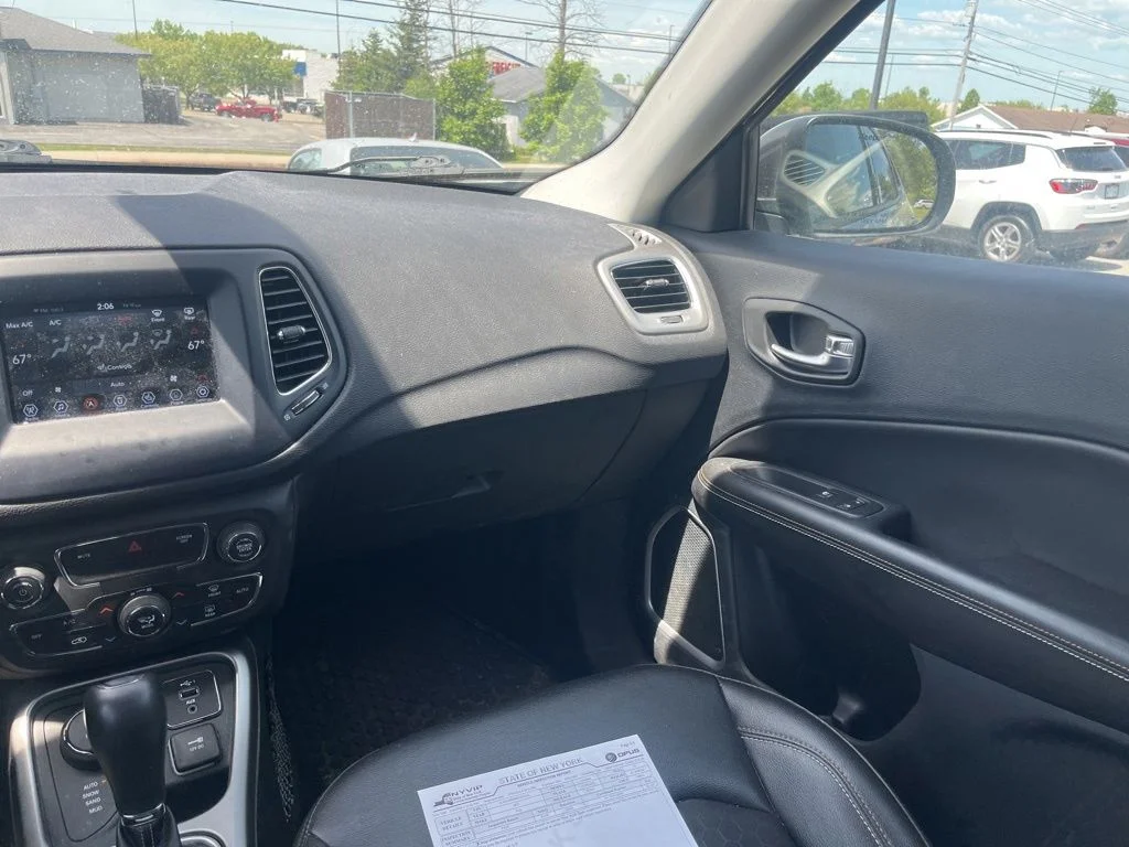 Used 2021 Gray Jeep Latitude image 13